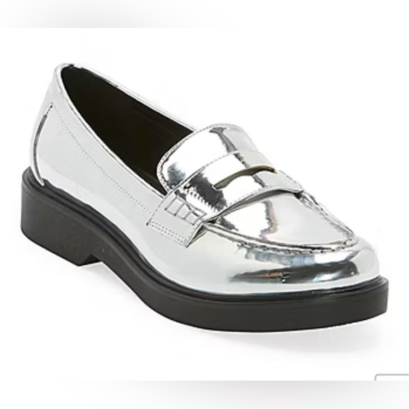 Worthington Silver Flat Loafers with Modern Platform Sole - Picture 1 of 13